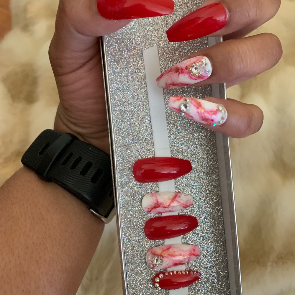Custom press on nails